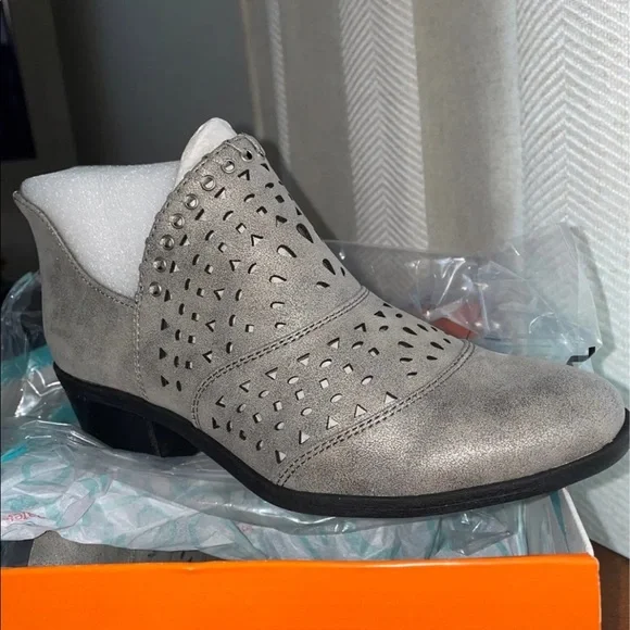 BareTraps Shoes Baretraps Silver Grayce Booties Poshmark